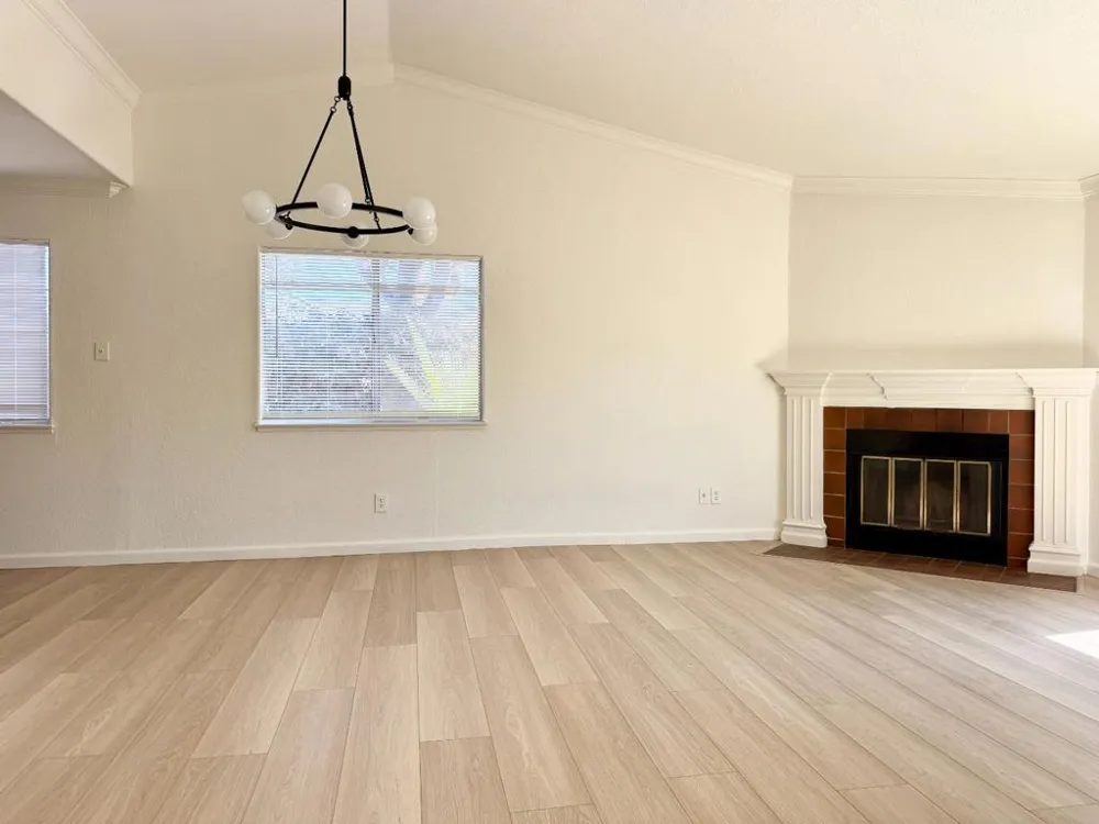 2001 Newport Drive Pittsburg, CA 94565