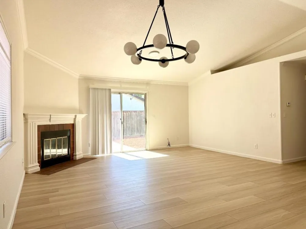 2001 Newport Drive Pittsburg, CA 94565
