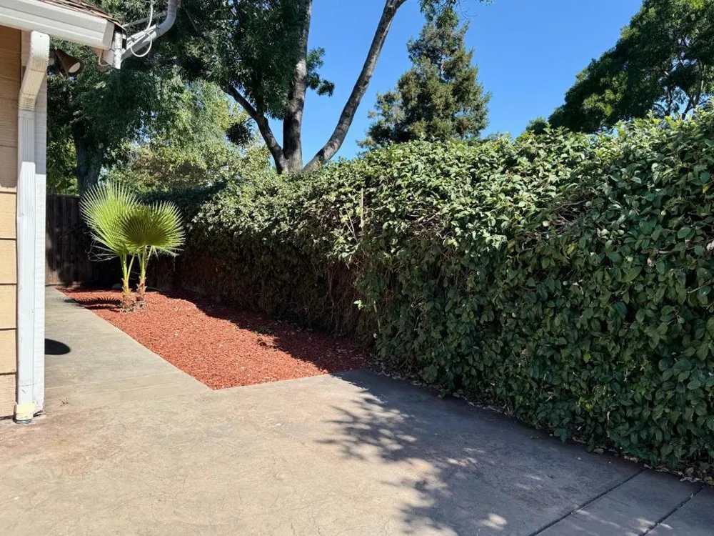 2001 Newport Drive Pittsburg, CA 94565