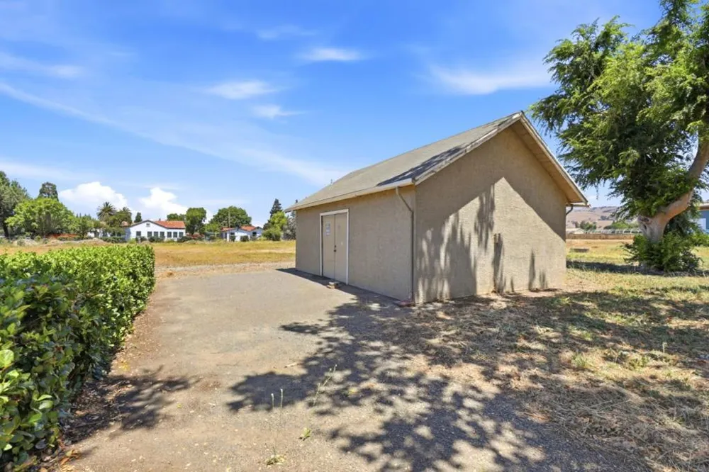 3065 Pacheco Pass Highway Gilroy, CA 95020