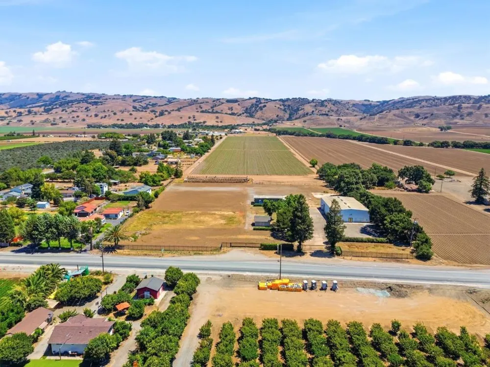 3065 Pacheco Pass Highway Gilroy, CA 95020