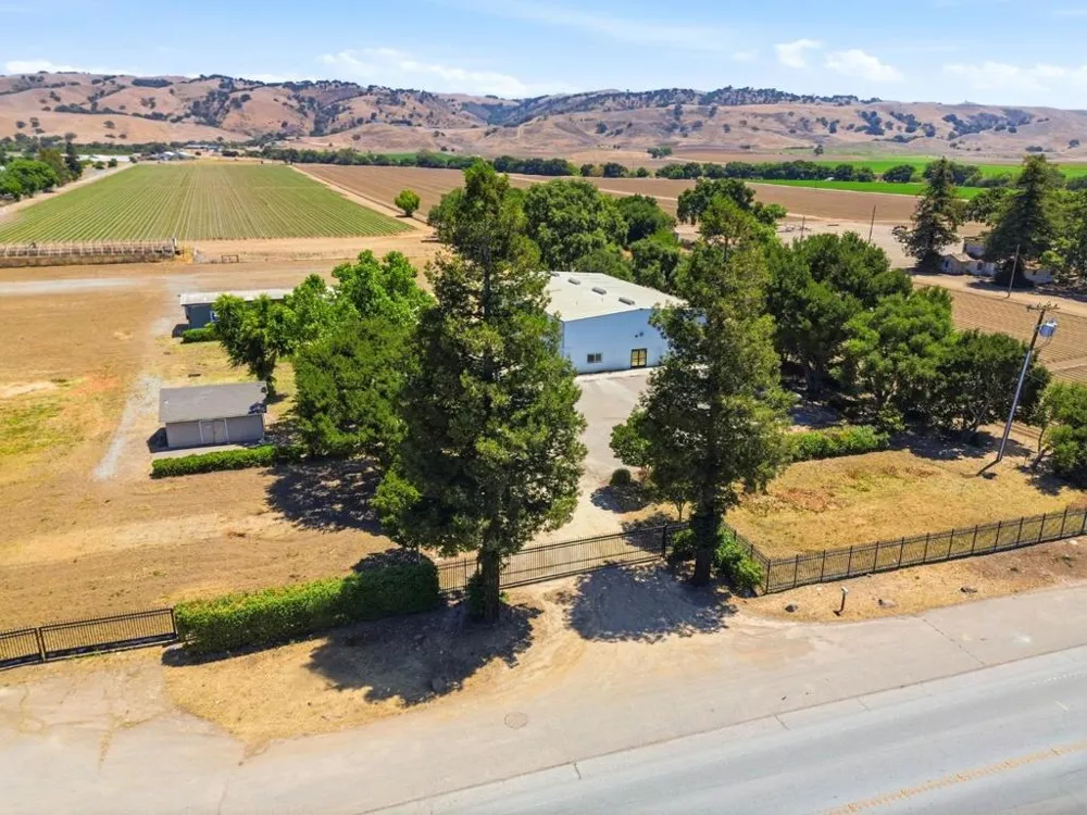 3065 Pacheco Pass Highway Gilroy, CA 95020