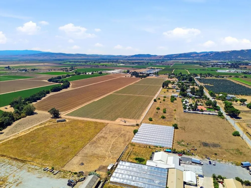 3065 Pacheco Pass Highway Gilroy, CA 95020