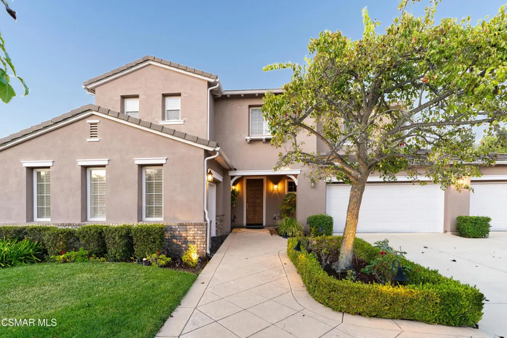 484 Via Helena Newbury Park, CA 91320
