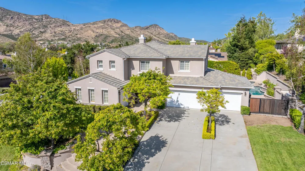 484 Via Helena Newbury Park, CA 91320