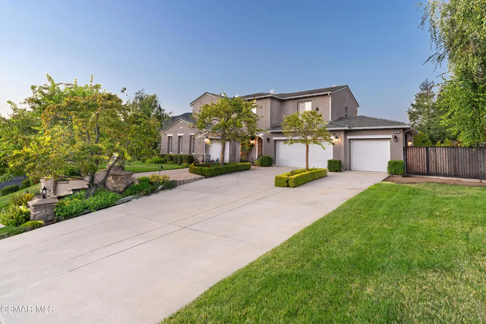 484 Via Helena Newbury Park, CA 91320