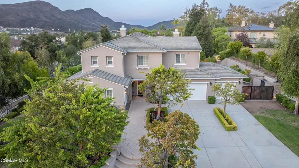 484 Via Helena Newbury Park, CA 91320