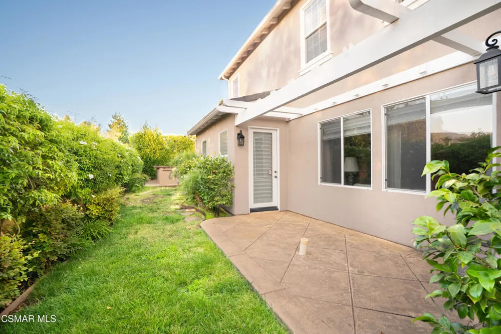 484 Via Helena Newbury Park, CA 91320