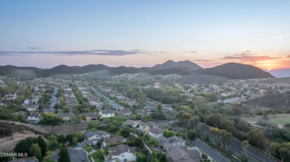 484 Via Helena Newbury Park, CA 91320