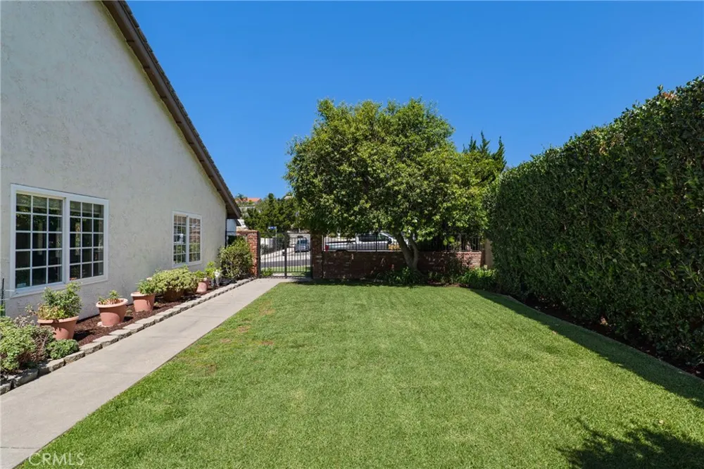 11496 Twin Hills Porter Ranch, CA 91326