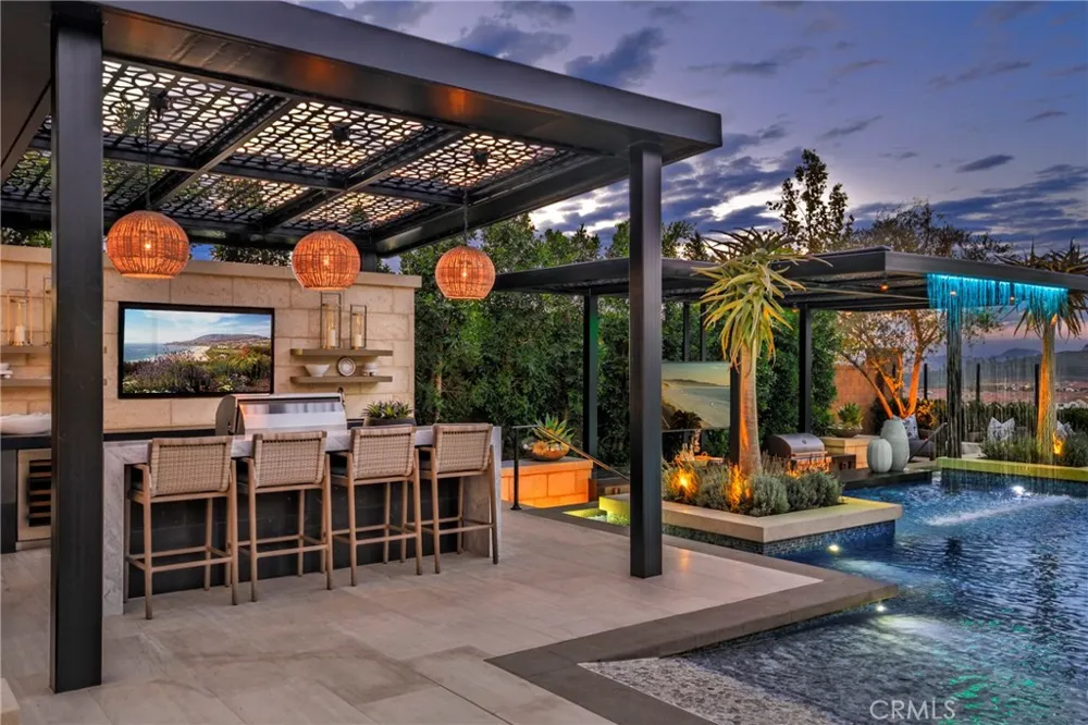 454 Ridgecrest Irvine, CA 92602