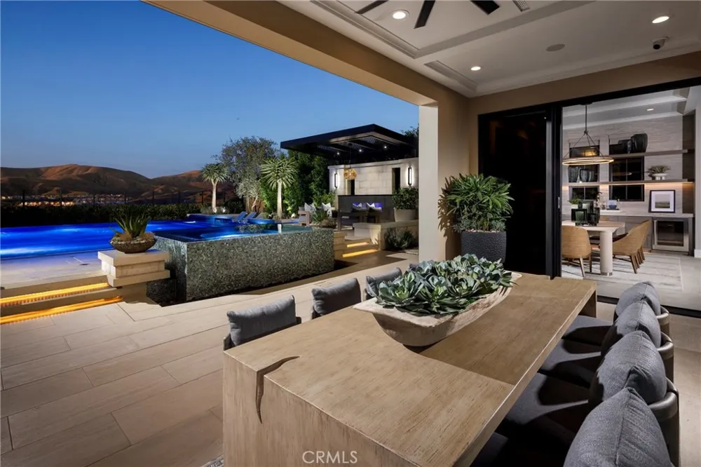 454 Ridgecrest Irvine, CA 92602