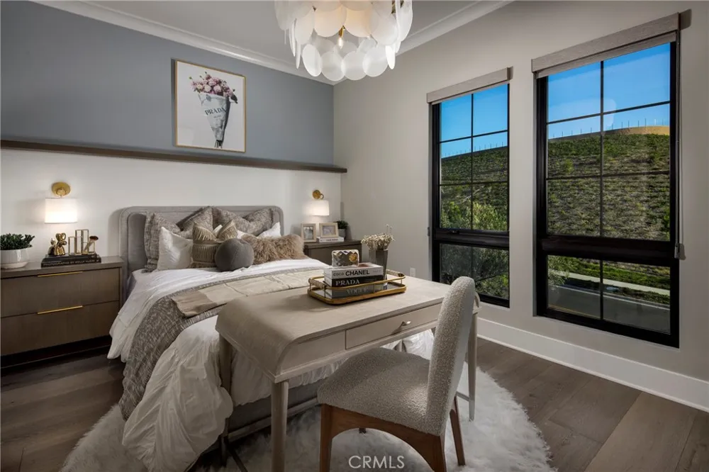 454 Ridgecrest Irvine, CA 92602