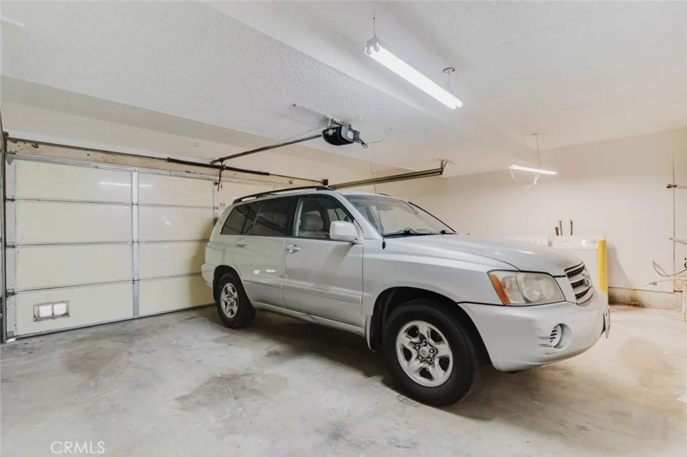 1677 Crystal Canyon Drive Azusa, CA 91702