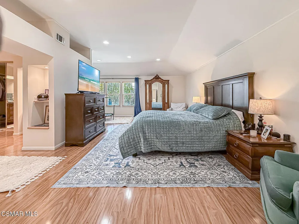 2111 Peak Place Thousand Oaks, CA 91362