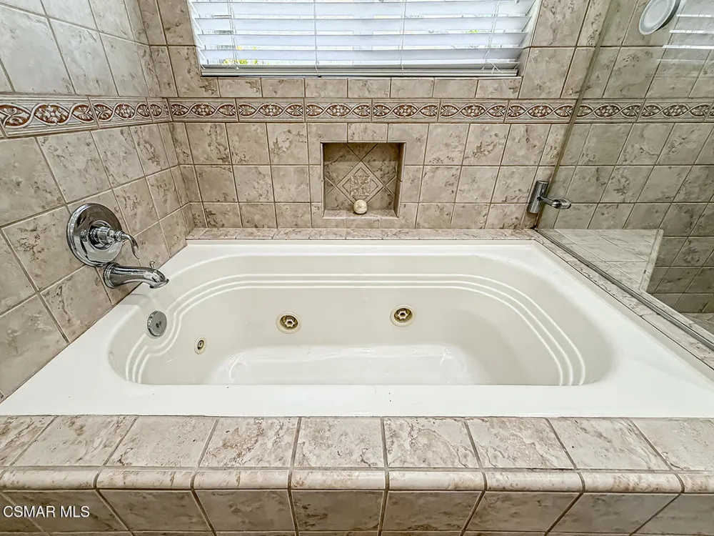 2111 Peak Place Thousand Oaks, CA 91362