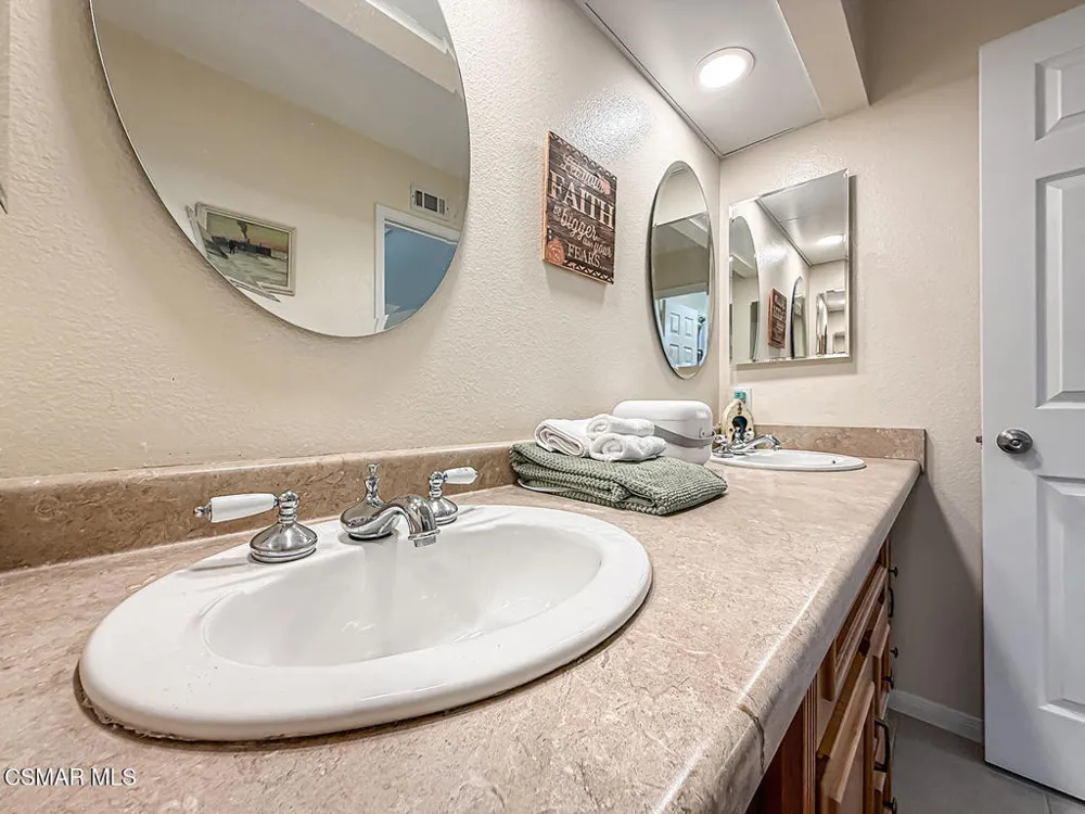 2111 Peak Place Thousand Oaks, CA 91362