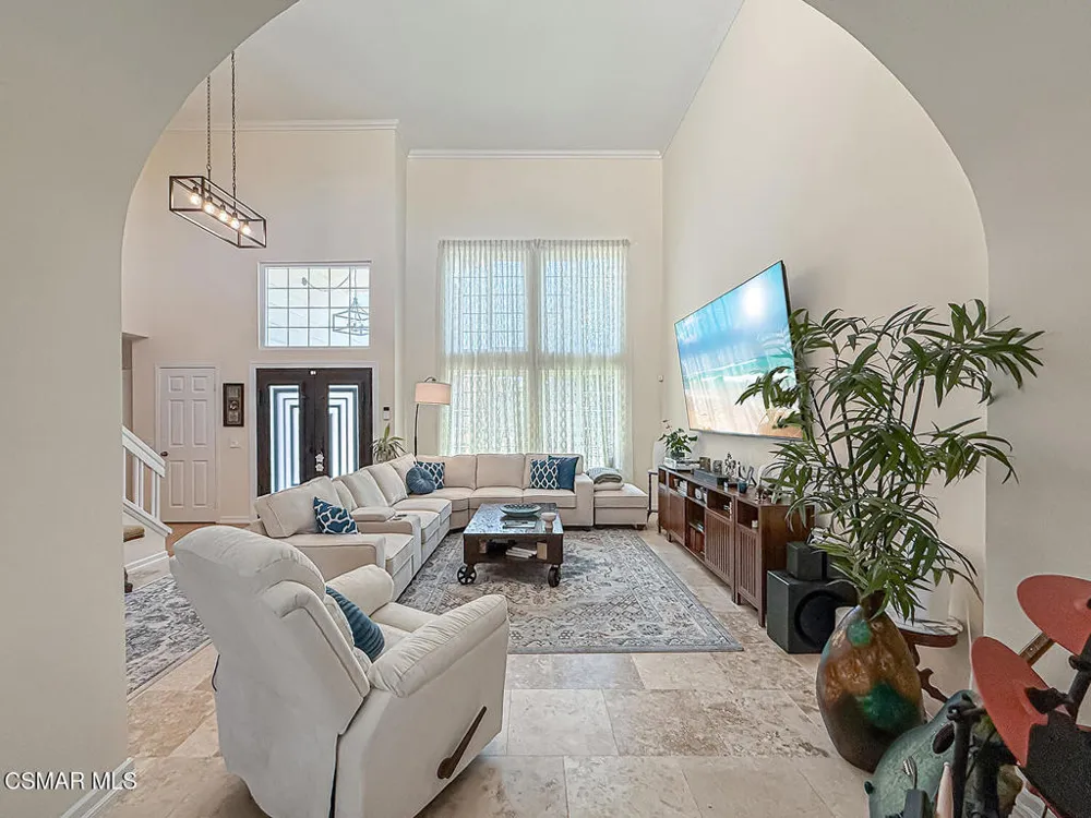 2111 Peak Place Thousand Oaks, CA 91362