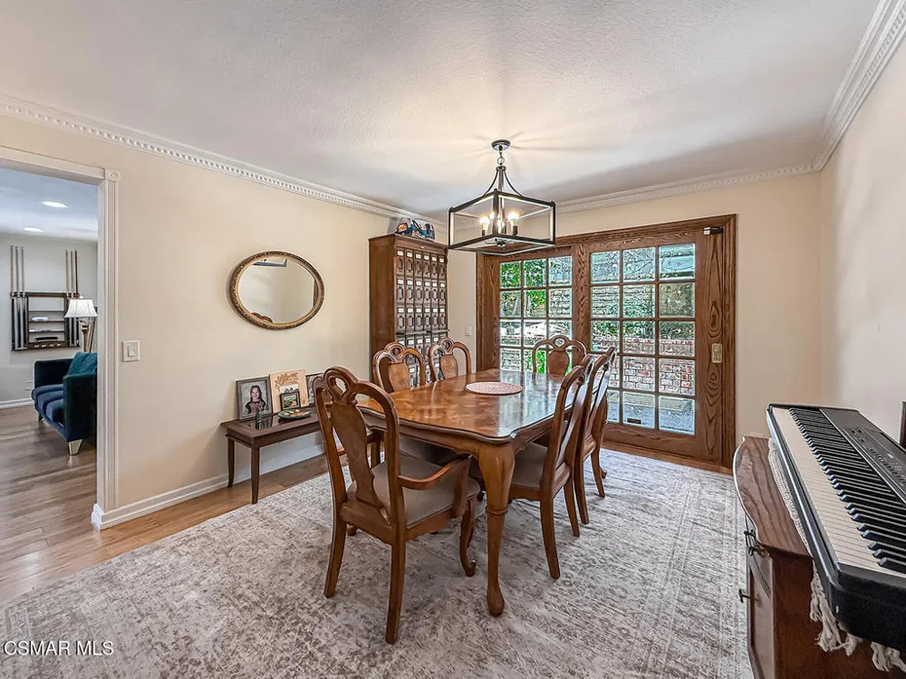 2111 Peak Place Thousand Oaks, CA 91362