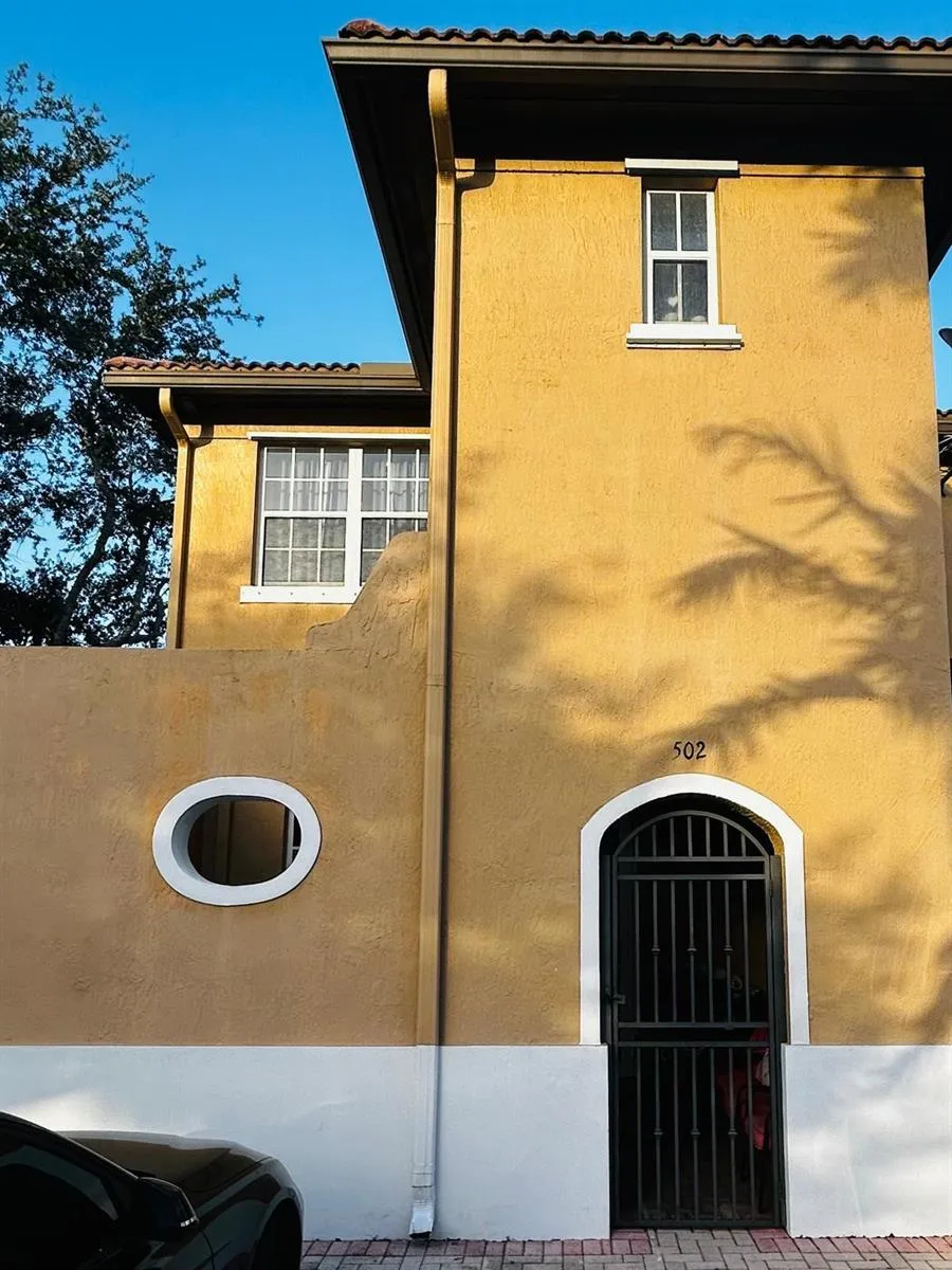502 SW 147th Avenue Pembroke Pines, FL 33027