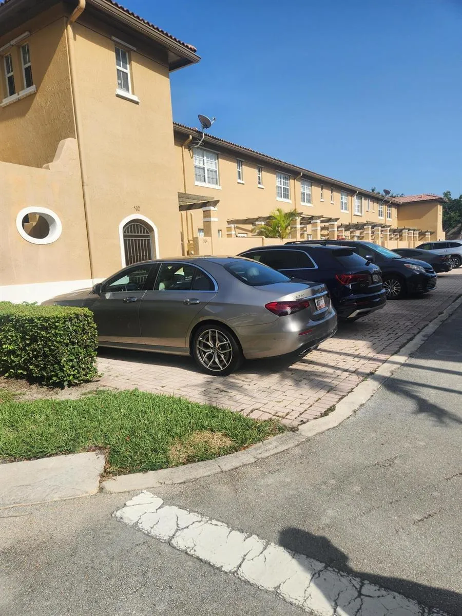 502 SW 147th Avenue Pembroke Pines, FL 33027