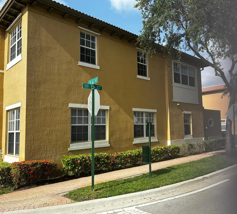 502 SW 147th Avenue Pembroke Pines, FL 33027