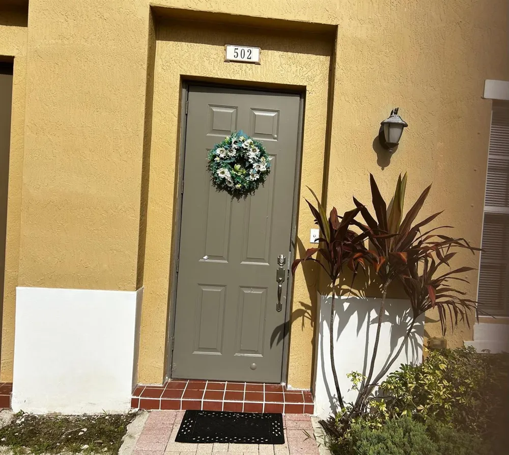 502 SW 147th Avenue Pembroke Pines, FL 33027