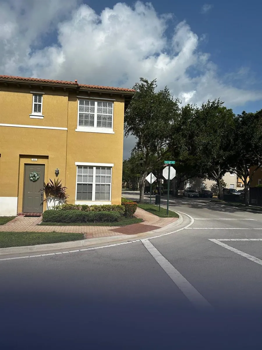 502 SW 147th Avenue Pembroke Pines, FL 33027