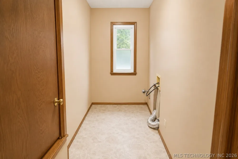 27697 Rock Creek Shady Point, OK 74956