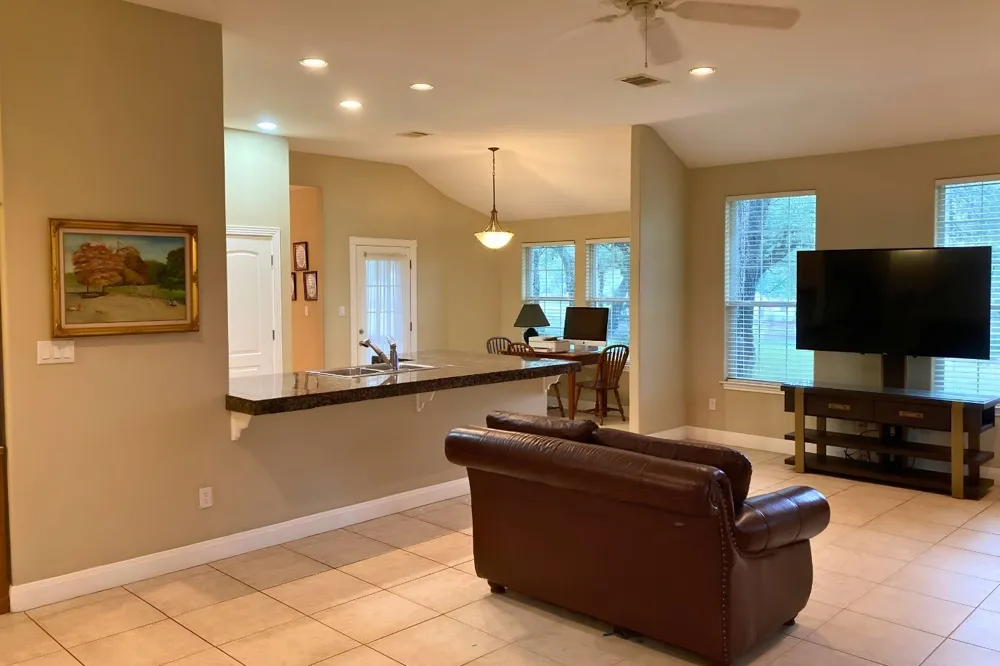 117 Keswick Drive Spicewood, TX 78669