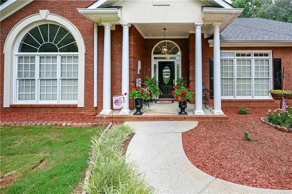 8227 Farmington Lane Winston, GA 30187