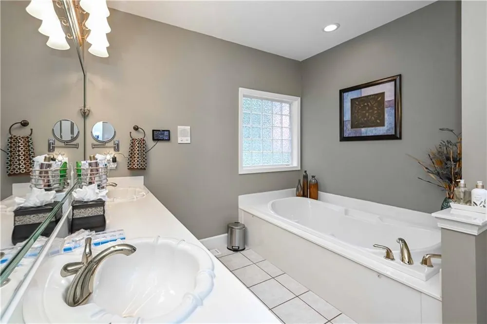 8227 Farmington Lane Winston, GA 30187