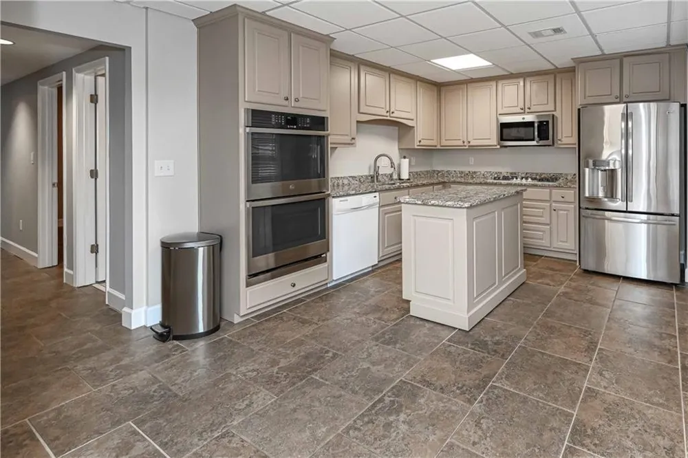 8227 Farmington Lane Winston, GA 30187