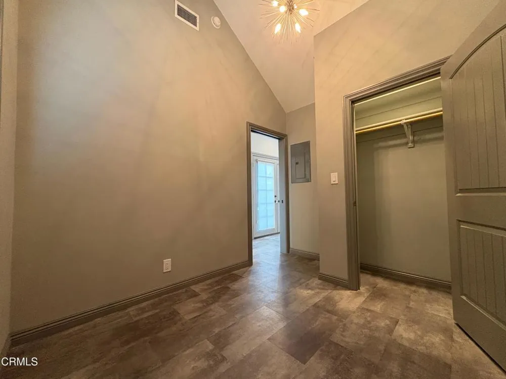 1712 Lincoln Street Burbank, CA 91506