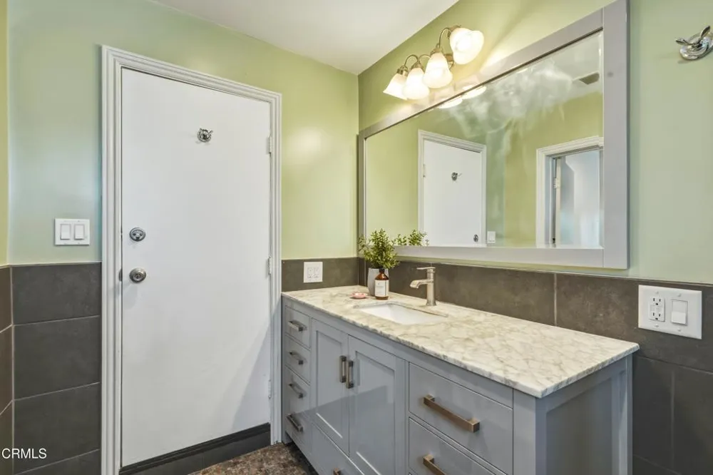 1712 Lincoln Street Burbank, CA 91506