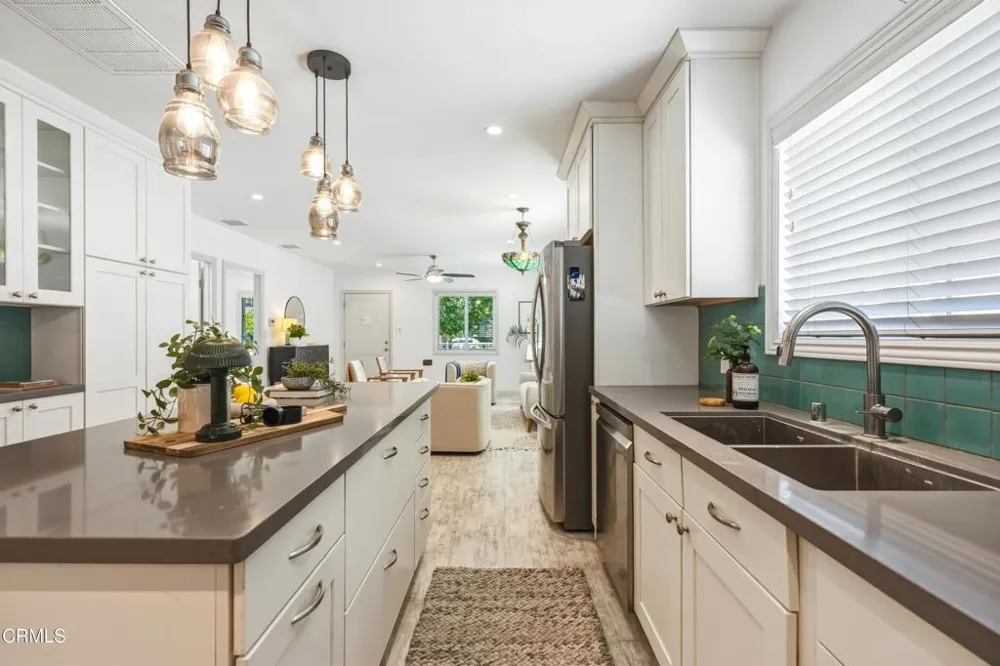 1712 Lincoln Street Burbank, CA 91506