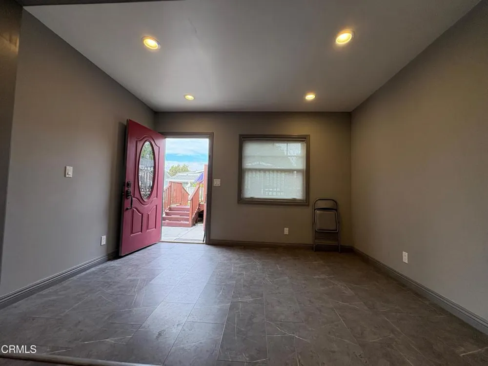 1712 Lincoln Street Burbank, CA 91506