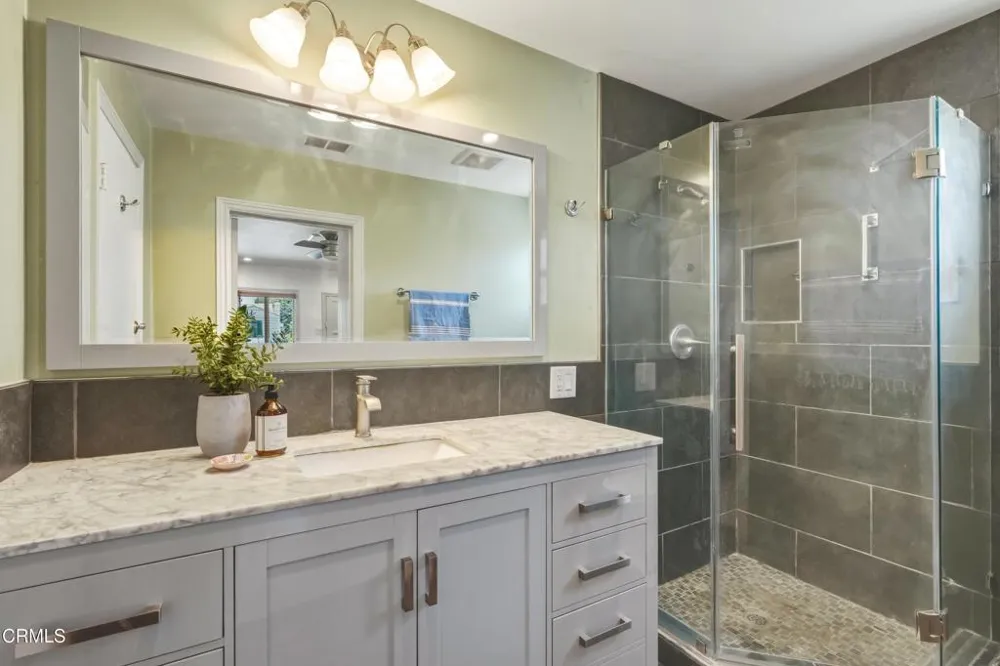 1712 Lincoln Street Burbank, CA 91506