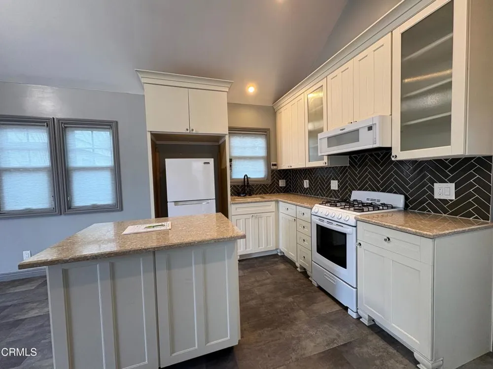 1712 Lincoln Street Burbank, CA 91506
