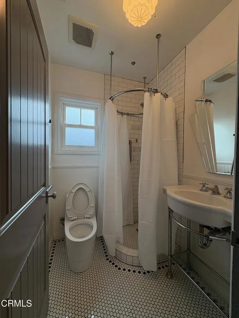 1712 Lincoln Street Burbank, CA 91506