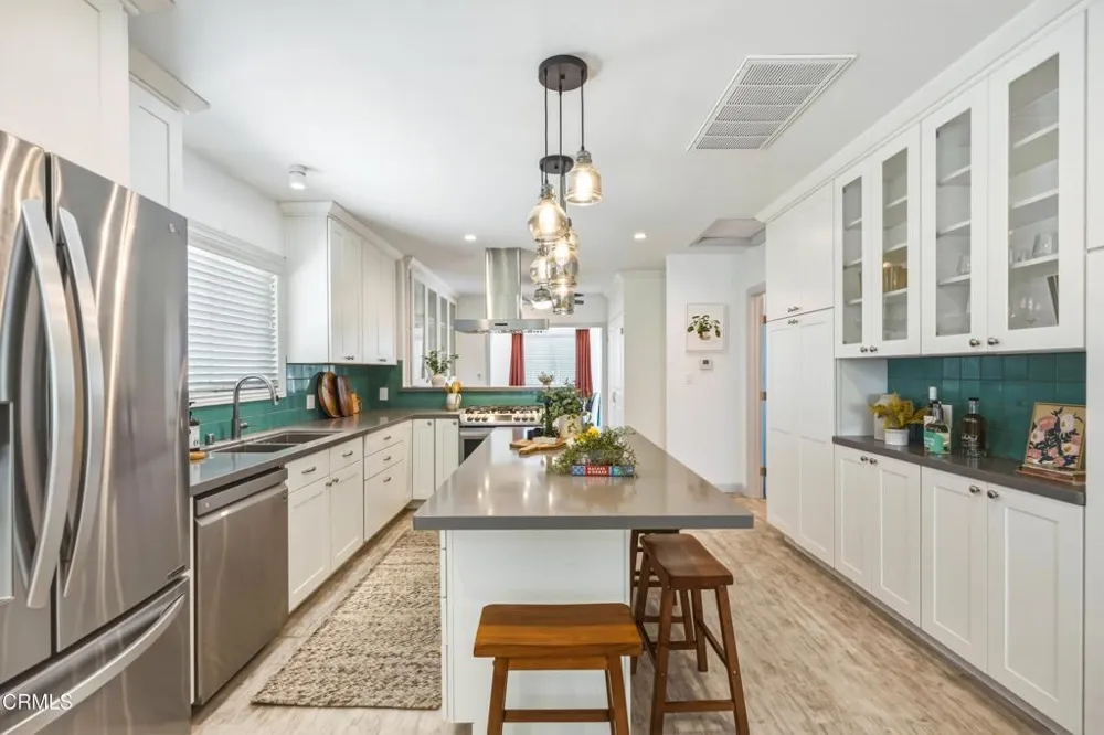 1712 Lincoln Street Burbank, CA 91506