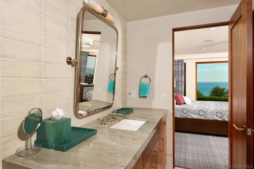 5910 Camino De La Costa La Jolla, CA 92037
