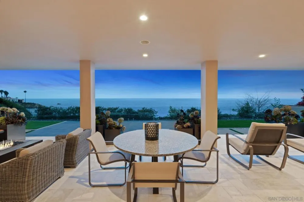 5910 Camino De La Costa La Jolla, CA 92037