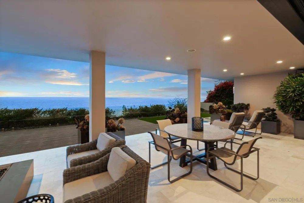 5910 Camino De La Costa La Jolla, CA 92037
