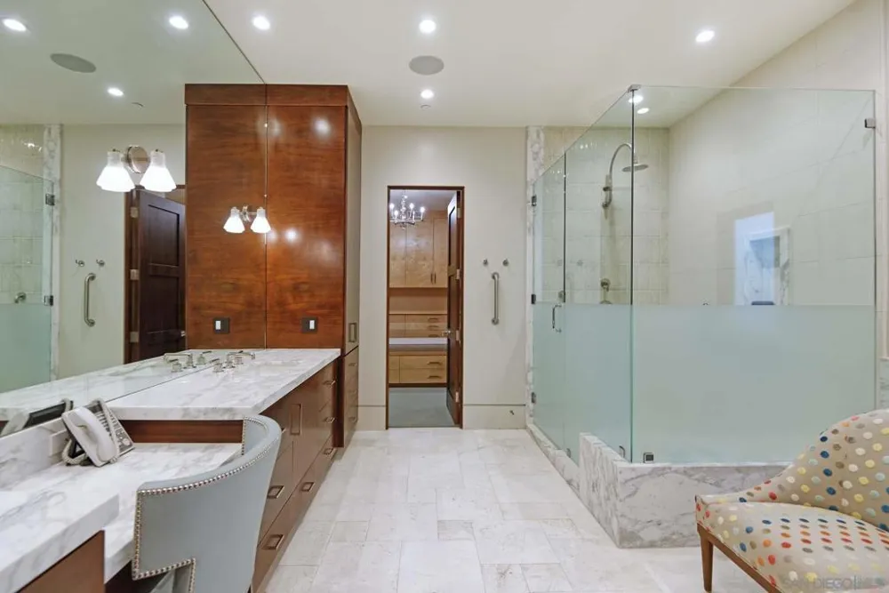 5910 Camino De La Costa La Jolla, CA 92037