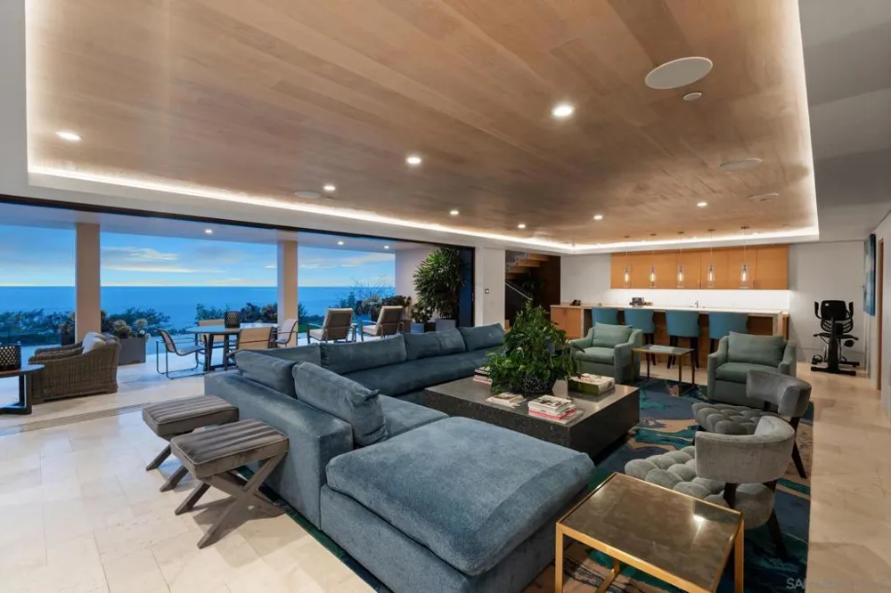 5910 Camino De La Costa La Jolla, CA 92037