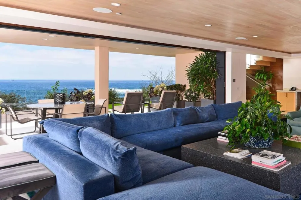5910 Camino De La Costa La Jolla, CA 92037