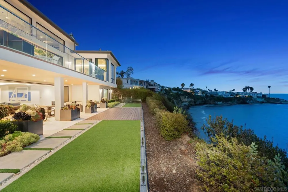 5910 Camino De La Costa La Jolla, CA 92037