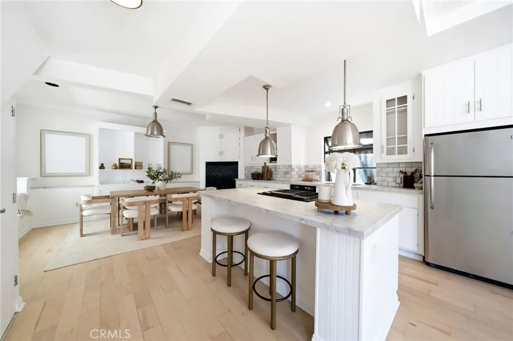 9624 Highland Gorge Drive Beverly Hills, CA 90210
