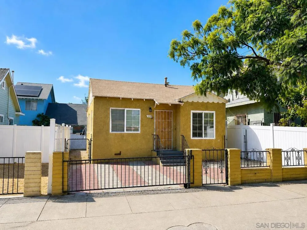 209 E 6th St National City, CA 91950
